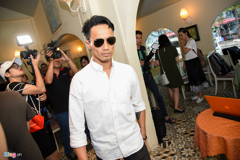 Hình ảnh tiều tụy, suy sụp của Phạm Anh Khoa trong buổi xin lỗi